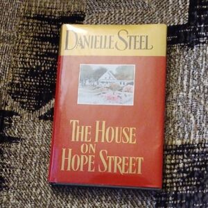 4/$40 "The House On Hope Street" Danielle Steel - Hardcover Novel & Book Jacket